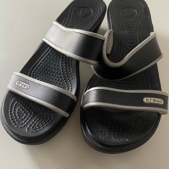 Crocs Women’s Double-Strap Slide Sandals Black/Gray Comfort Wedge Slip-On Size 7 - Picture 2 of 6
